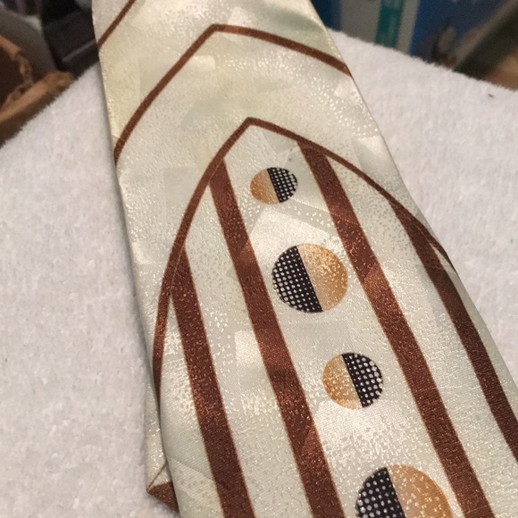 Daniel Ellissa Tie - Picture 2 of 4